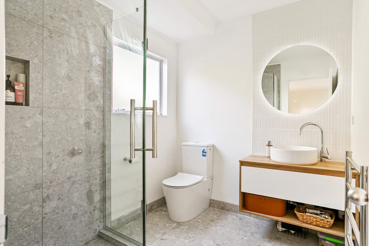 Wooden wall-hung bathroom vanity unit