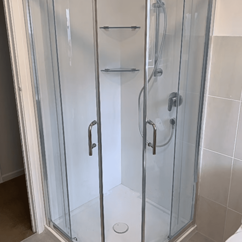 Framed 900wmm Shower Box Curve Inc Door Tray and Wall Liner - Image 2