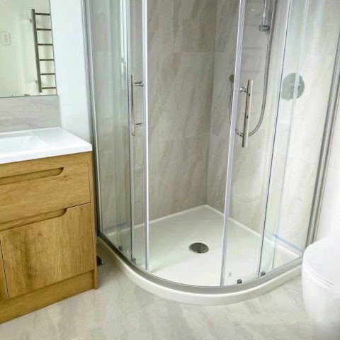 Framed 900wmm Shower Box Curve Inc Door Tray and Wall Liner - Image 3