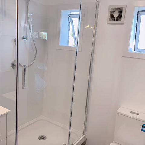 Framed Diamond 1000wmm Shower Box Inc Glass Tray and Wall Liner - Image 5