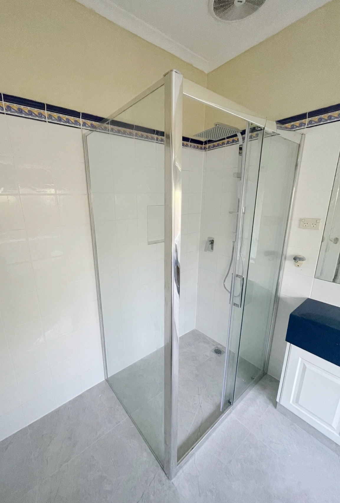 d919 900×1200 framed shower