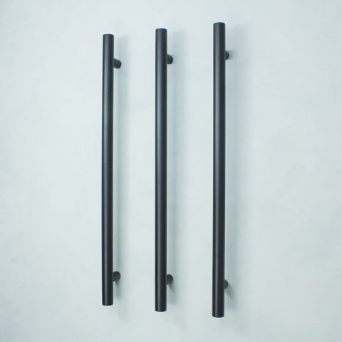 HEATED TAIL RAIL MATTE BLACK ROUND BAR