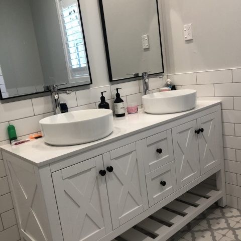 AVA Framed Arch Back-Lit LED Mirror – 550x900mm - Matte Black - Image 4