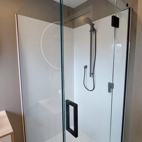 Claro 900x900mm Frameless Shower Box Kit – Square – Swing Door – Includes Tray & Wall Liner – Matte Black - Image 2