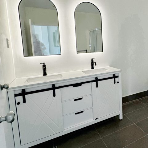 AVA Framed Arch Back-Lit LED Mirror – 550x900mm - Matte Black - Image 3