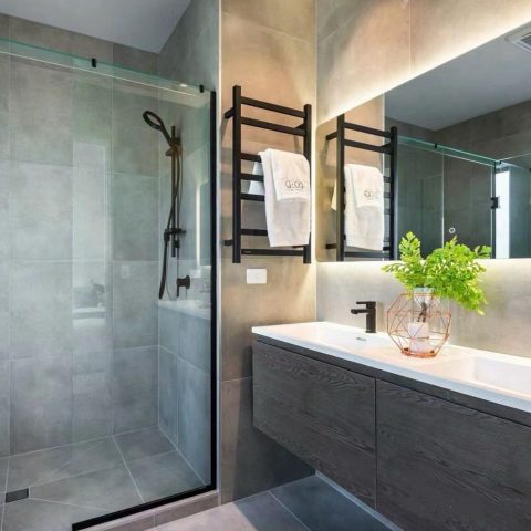 7 Bar Square Profile Heated Towel Rail - Matte Black - Image 2