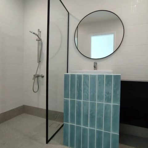 Walk In Frameless 1000wx1950hmm Glass Panel with 4 Matte Black Channels - Image 4