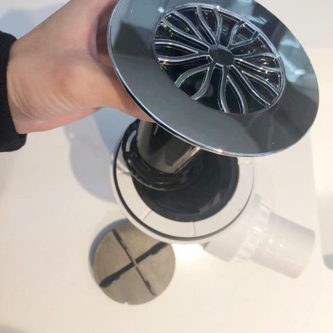 Shower Waste 40mm Easy Clean Acrylic - Image 2