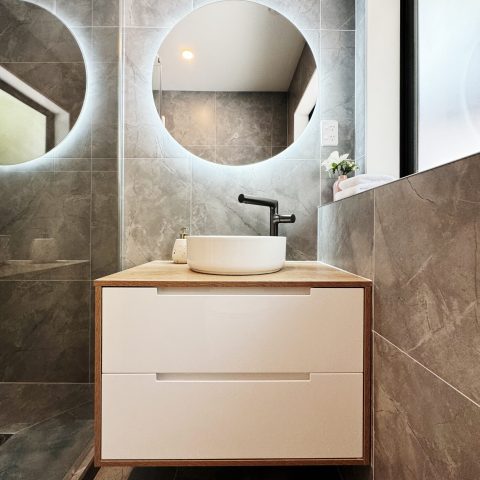 ORA Frameless Round Back-Lit LED Mirror – 600mm - Image 5