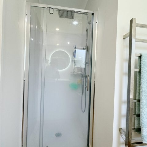 Framed Alcove 1000wmm Shower 3 Side Swing Door Inc Liner Tray - Image 3