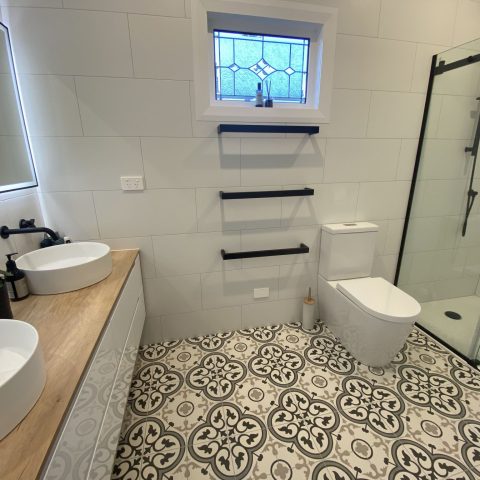 1500mm Light Oak & White Wall Hung Vanity - Double Basin (4 Drawers) - Image 7