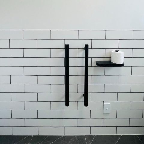 Vertical Heated Towel Rail 650mm (L) Three Round Rails Combo - Matte Black - Image 4