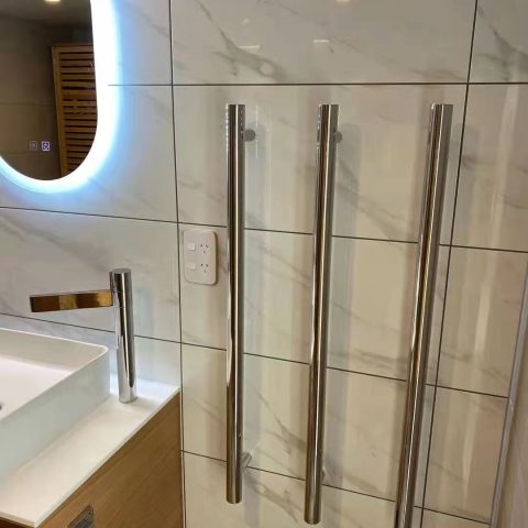 Vertical Heated Towel Rail 900mm (L) Three Round Rails Combo – Chrome - Image 2