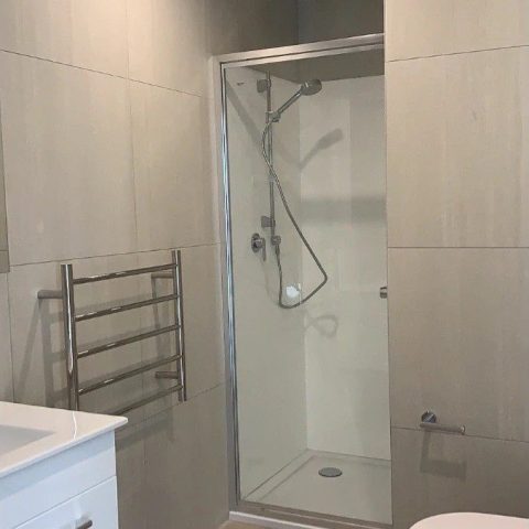 5 Bar Round Profile Heated Towel Rail – Chrome - Image 4