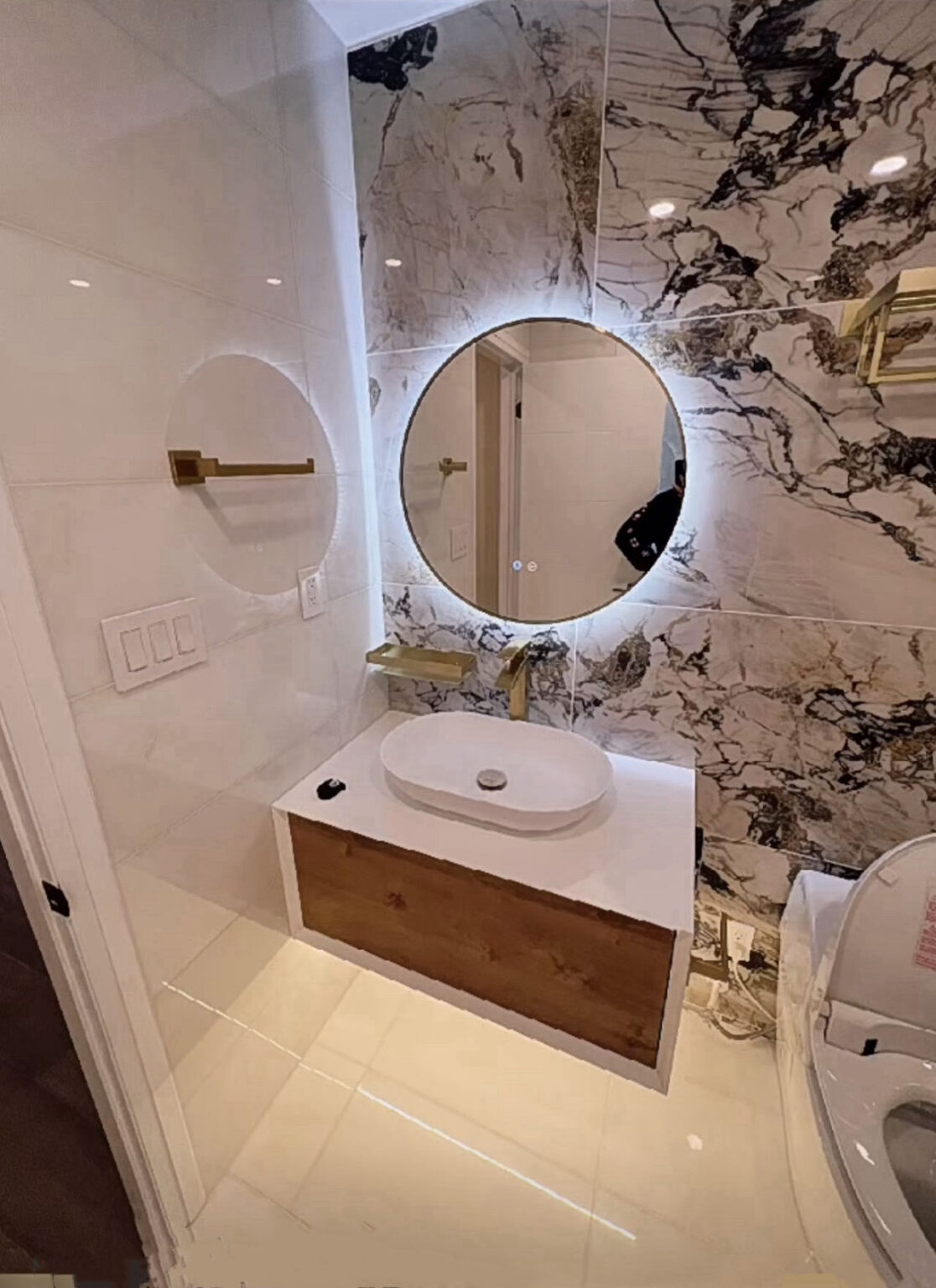 Bathroom LED Mirrors - Shop LED Mirrors NZ | Danik Bathroomware